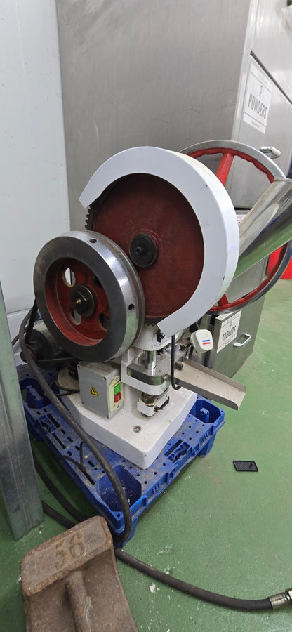 TDP Single Punch Tablet Press – Fully Working – Needs Adjustment/Calibration